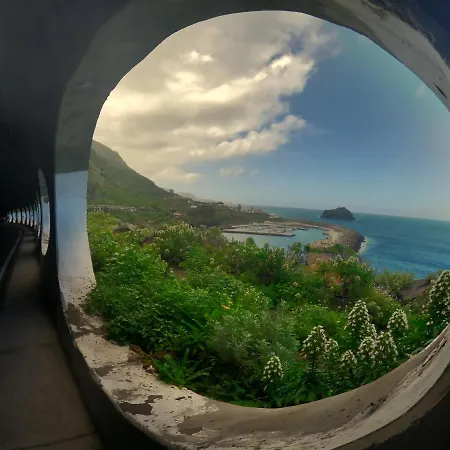 Apartament Modern Sea Front In 1