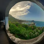 Apartment Modern Sea Front In 1